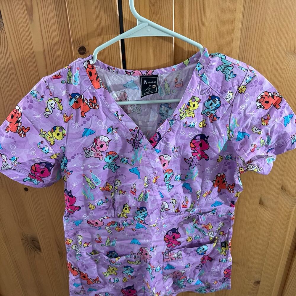 Tokidoki by Koi Mermicorno Sea Pals Lavender Purple Scrub Top Print Rare